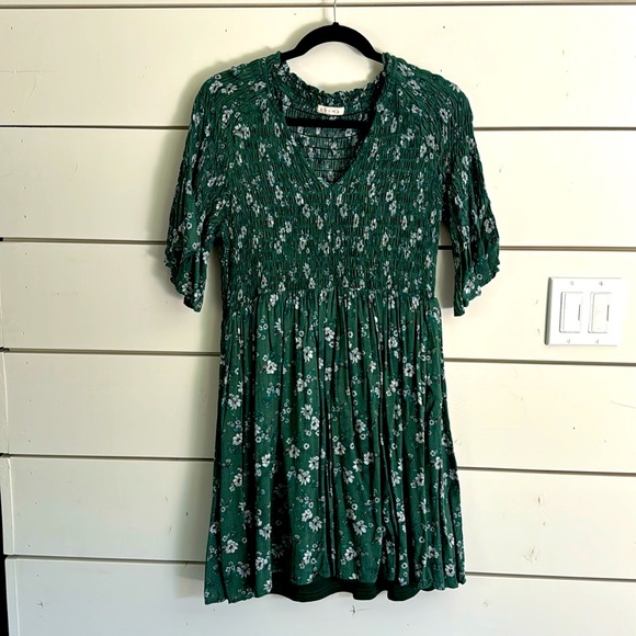 bohme Dresses & Skirts - Bohme Green Dainty Flower Dress